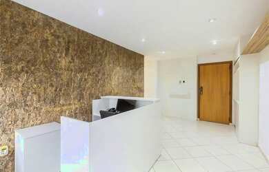 Imagem: O depósito possui 2 Vagas na garagem e 112m² de Área e está