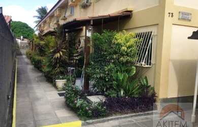 Imagem: A casa possui 3 Dormitórios, 3 Banheiros, 1 Vaga na garagem