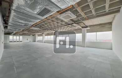 Imagem: O depósito possui 5 Vagas na garagem, 560m² de Área e está