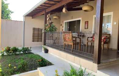 Imagem: A casa em condomínio possui 3 Dormitórios, 1 Banheiro, 150m²