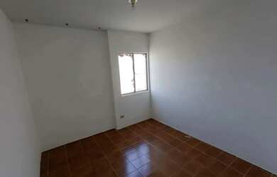 Imagem 14: Edifício Camboriú - CASA CAIADA - PRÓXIMO PRAÇA DA BiBLIA VARANDA...