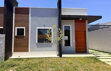 Imagem: A casa possui 2 Dormitórios, 2 Banheiros, 2 Vagas na garagem