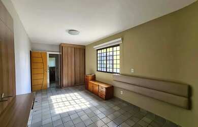 Imagem: A casa em condomínio possui 4 Dormitórios, 3 Banheiros, 3