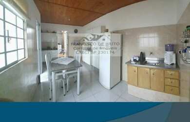 Imagem: A casa possui 3 Dormitórios, 1 Banheiro, 1 Vaga na garagem