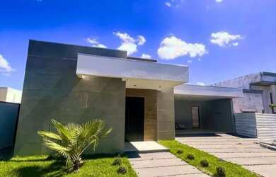 Imagem: A casa possui 3 Dormitórios, 5 Banheiros, 2 Vagas na garagem