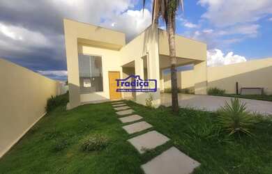 Imagem: A casa possui 3 Dormitórios, 1 Banheiro, 4 Vagas na garagem