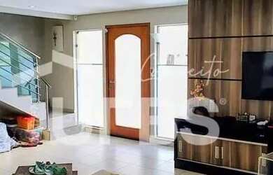 Imagem: A casa em condomínio possui 4 Dormitórios, 5 Banheiros, 2