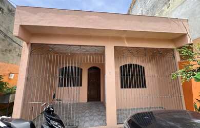 Imagem: A casa possui 2 Dormitórios, 3 Banheiros e 120m² de Área