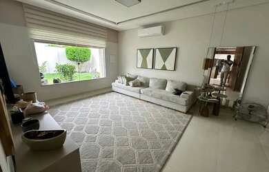 Imagem: A casa possui 3 Dormitórios, 3 Banheiros, 3 Vagas na garagem