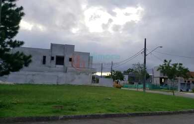 Imagem: O terreno possui 358m² de Área e está localizado em Jardim