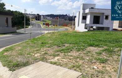 Imagem: O terreno possui 211m² de Área e Imóvel novo e está localizado