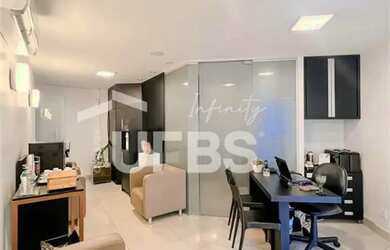 Imagem: O depósito possui 1 Vaga na garagem e 116m² de Área e está