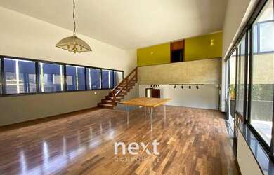 Imagem: A casa possui 4 Dormitórios, 5 Banheiros, 5 Vagas na garagem