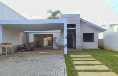 Imagem: A casa possui 3 Dormitórios, 2 Banheiros, 2 Vagas na garagem