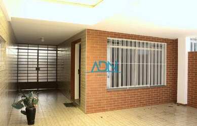 Imagem: A casa possui 3 Dormitórios, 5 Banheiros, 2 Vagas na garagem