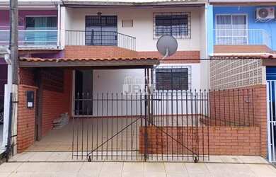 Imagem: A casa em condomínio possui 3 Dormitórios, 2 Banheiros, 2