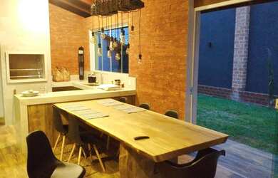 Imagem: A casa em condomínio possui 3 Dormitórios, 3 Banheiros, 2