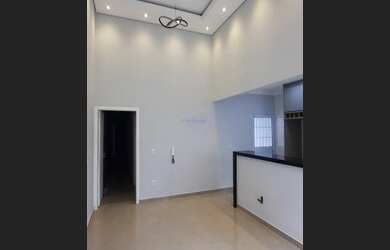 Imagem: A casa à venda possui 3 Dormitórios, 2 Banheiros, 2 Vagas