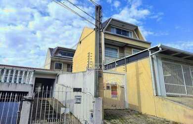 Imagem: A casa possui 3 Dormitórios, 4 Banheiros, 4 Vagas na garagem