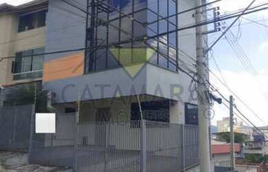 Imagem: O depósito possui 3 Vagas na garagem e 205m² de Área e está