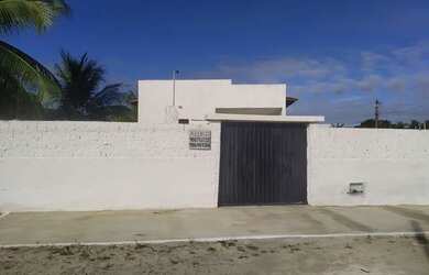 Imagem: A casa possui 2 Dormitórios, 2 Banheiros, 2 Vagas na garagem