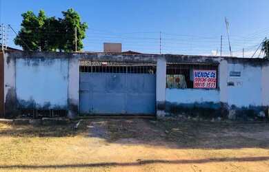 Imagem: A casa em condomínio possui 4 Dormitórios, 3 Banheiros, 1