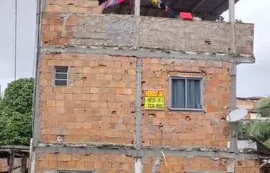 Imagem: A casa possui 3 Dormitórios, 2 Banheiros e está localizado