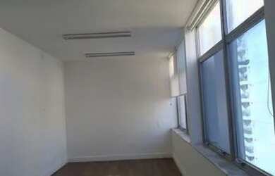 Imagem: O depósito possui 1 Vaga na garagem, 28m² de Área e está