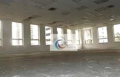 Imagem: O depósito possui 5 Vagas na garagem e 363m² de Área e está