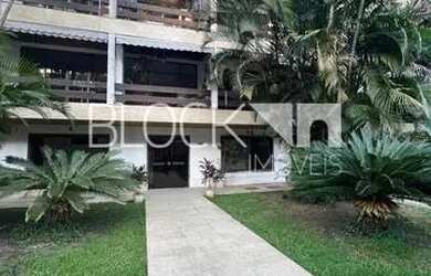 Imagem: O apartamento possui 3 Dormitórios, 1 Banheiro, 1 Vaga na garagem