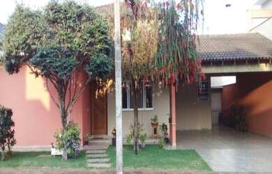 Imagem: A casa em condomínio possui 3 Dormitórios, 4 Banheiros, 2