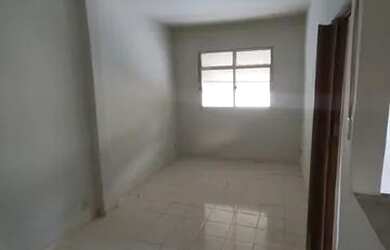 Imagem: A casa possui 2 Dormitórios, 1 Banheiro e está localizado