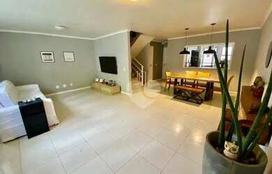 Imagem: A casa em condomínio possui 5 Dormitórios, 5 Banheiros, 3