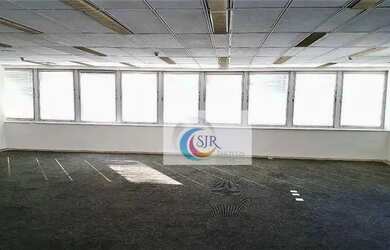 Imagem: O depósito possui 5 Vagas na garagem, 300m² de Área e está