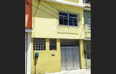 Imagem: A casa possui 2 Dormitórios, 3 Banheiros e está localizado