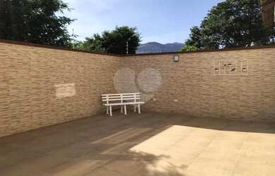 Imagem: A casa em condomínio à venda possui 3 Dormitórios, 4 Banheiros