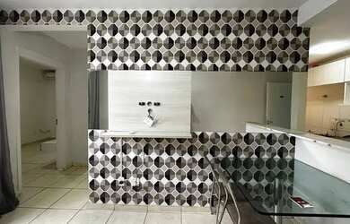 Imagem: O apartamento possui 2 Dormitórios, 1 Banheiro, 1 Vaga na garagem