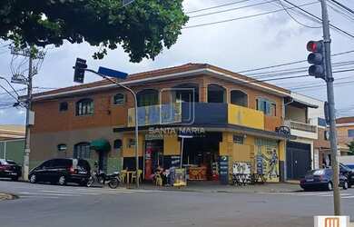 Imagem: O depósito possui 4 Vagas na garagem, 348m² de Área e está