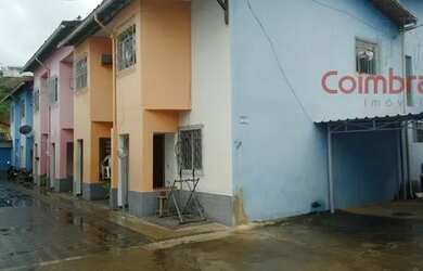 Imagem: A casa possui 3 Dormitórios, 2 Banheiros, 1 Vaga na garagem