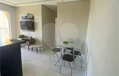 Imagem: O apartamento possui 2 Dormitórios, 1 Banheiro, 1 Vaga na garagem