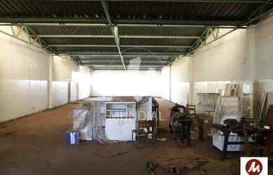 Imagem: O depósito possui 5 Vagas na garagem e 850m² de Área e está