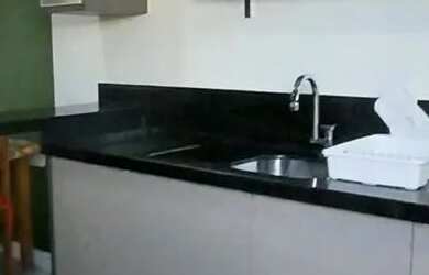 Imagem: O apartamento possui 2 Dormitórios, 1 Banheiro, 1 Vaga na garagem