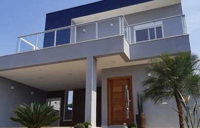 Imagem: A casa possui 3 Dormitórios, 1 Banheiro, 4 Vagas na garagem