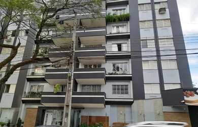 Imagem: O apartamento possui 3 Dormitórios, 1 Banheiro, 1 Vaga na garagem