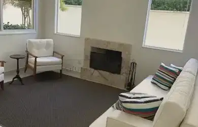 Imagem: A casa em condomínio possui 4 Dormitórios, 5 Banheiros, 4