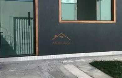 Imagem: A casa possui 2 Dormitórios, 2 Banheiros, 2 Vagas na garagem