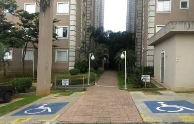 Imagem: O apartamento possui 2 Dormitórios, 1 Banheiro, 1 Vaga na garagem