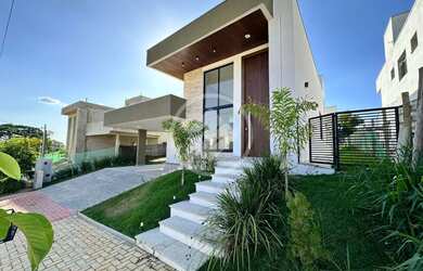 Imagem: A casa possui 5 Dormitórios, 1 Banheiro, 499m² de Área e