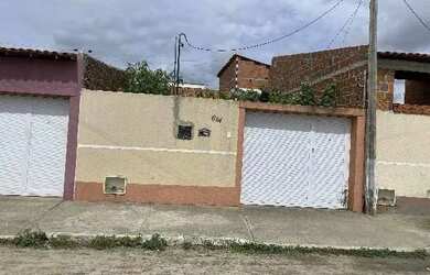 Imagem: A casa possui 2 Dormitórios, 1 Banheiro, 159m² de Área e