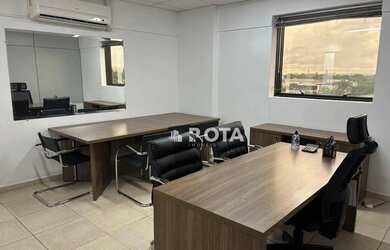 Imagem: O depósito possui 2 Vagas na garagem, 99m² de Área e está